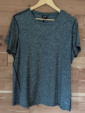 The North Face Heather Gray Performance Short Sleeve Shirt, Size XL, Soft, NWOT